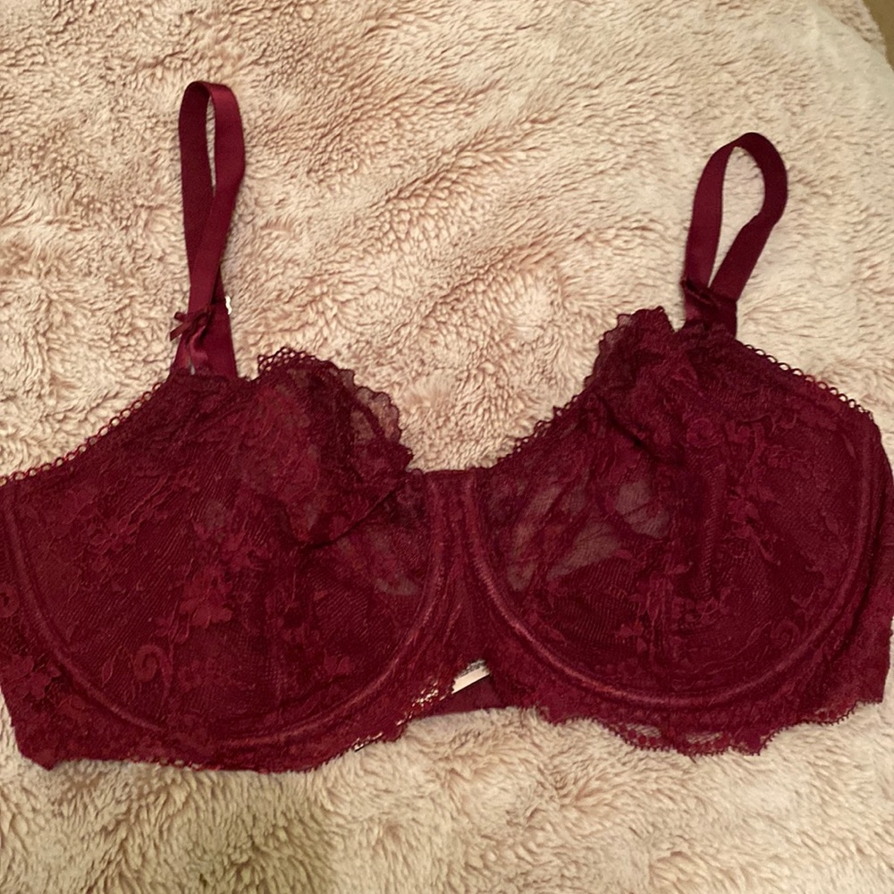 VS lace bra